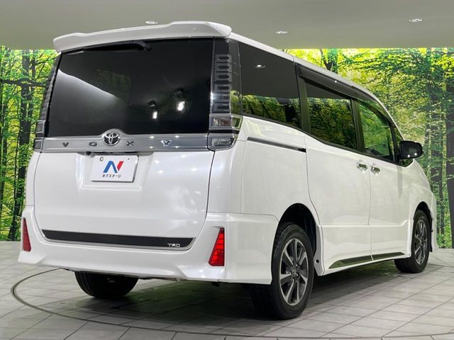 TOYOTA VOXY 4WD 2018