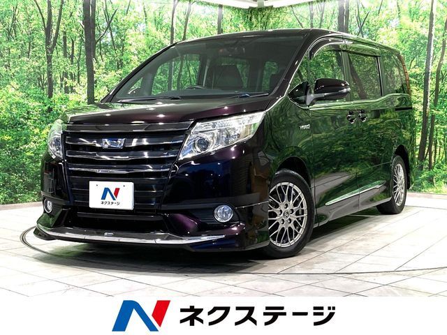 TOYOTA NOAH HYBRID 2015
