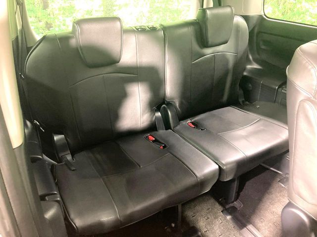 TOYOTA NOAH HYBRID 2015