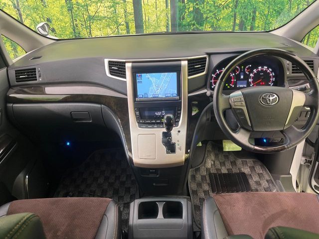TOYOTA ALPHARD 2013