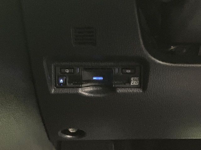 TOYOTA NOAH HYBRID 2022