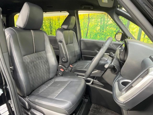 TOYOTA NOAH HYBRID 2022