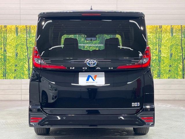 TOYOTA NOAH HYBRID 2022