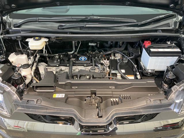 TOYOTA NOAH HYBRID 2022