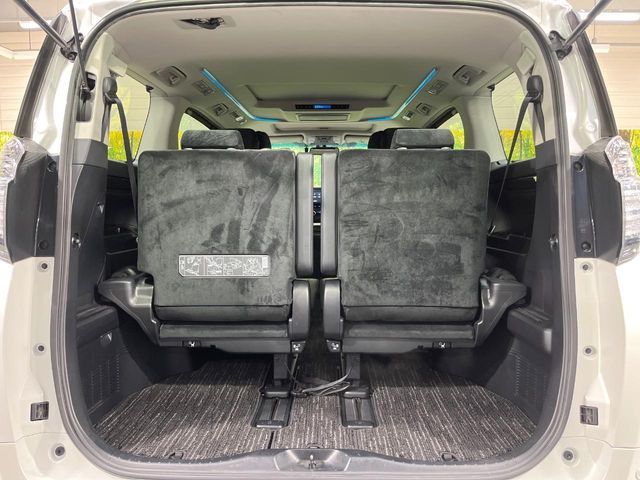 TOYOTA VELLFIRE 2017