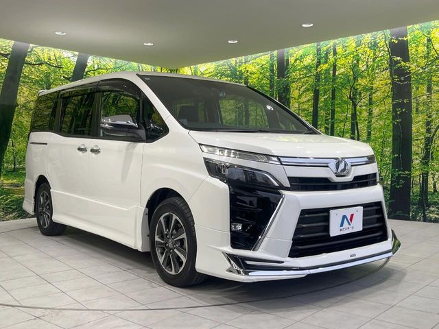 TOYOTA VOXY 2018