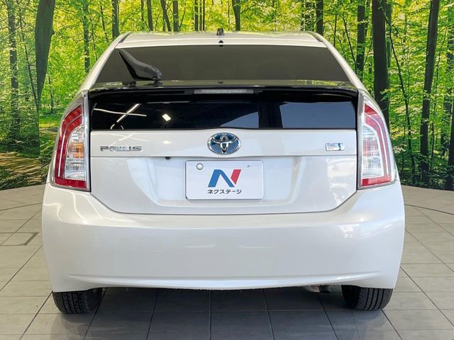 TOYOTA PRIUS 2013
