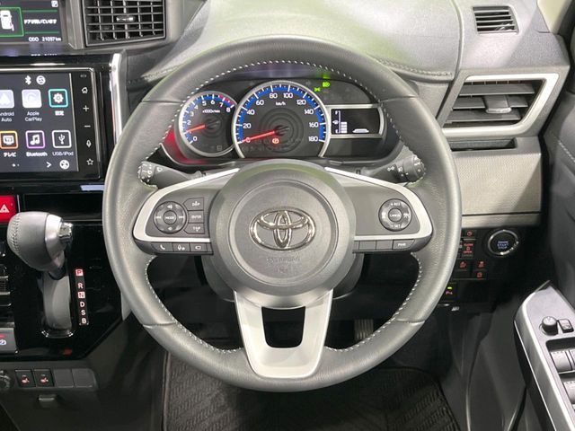 TOYOTA ROOMY 2023