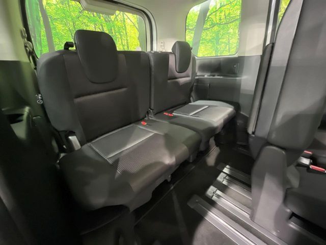 NISSAN SERENA  S-HYBRID 4WD 2017