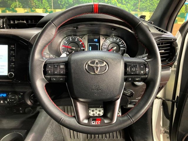 TOYOTA HILUX 4WD 2023