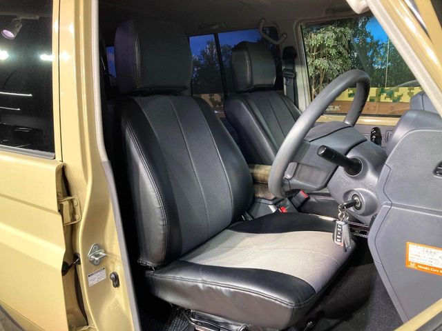 TOYOTA LANDCRUISER van 2015