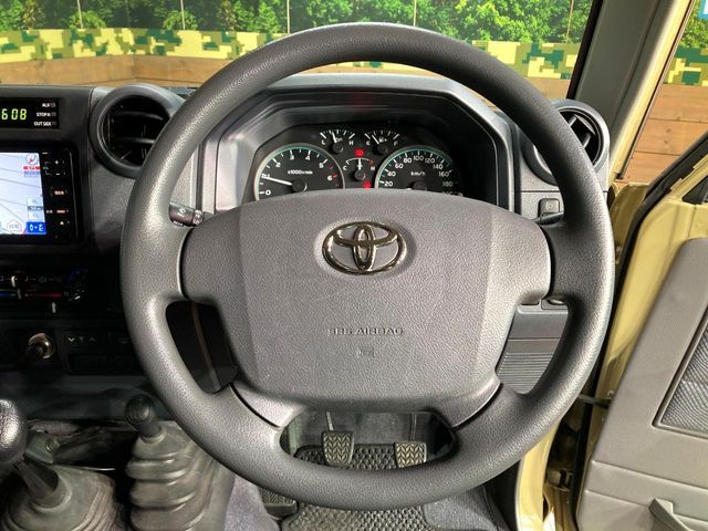 TOYOTA LANDCRUISER van 2015