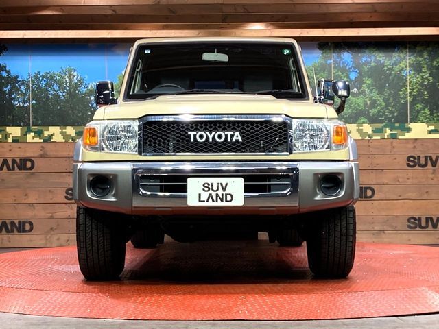 TOYOTA LANDCRUISER van 2015