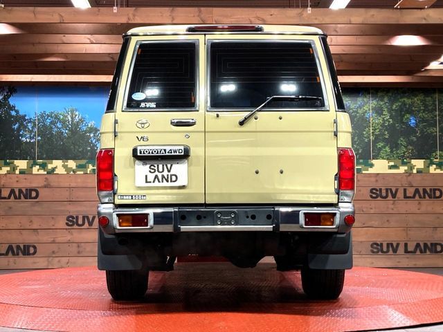 TOYOTA LANDCRUISER van 2015