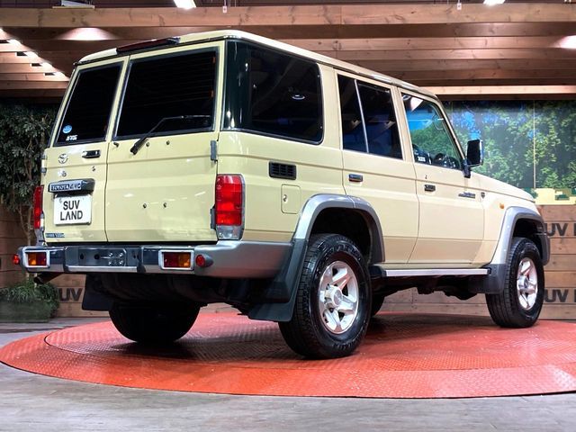 TOYOTA LANDCRUISER van 2015