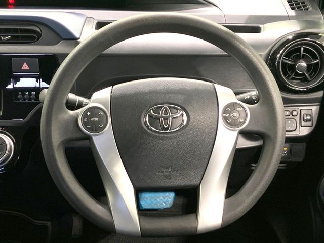 TOYOTA AQUA 2015