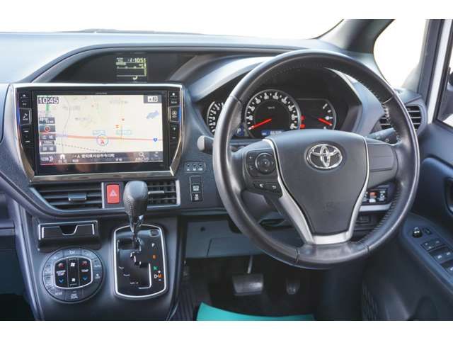 TOYOTA VOXY 2015