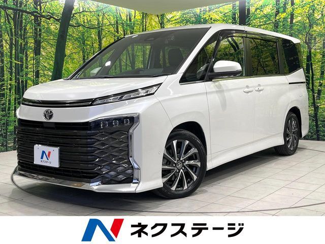 TOYOTA VOXY 2023