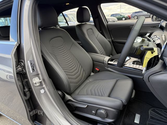 MERCEDES BENZ MERCEDES BENZ A class 2025