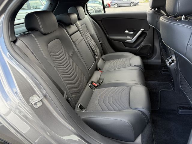 MERCEDES BENZ MERCEDES BENZ A class 2025