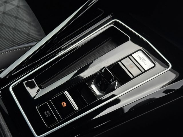 VOLKSWAGEN VOLKSWAGEN GOLF 2024