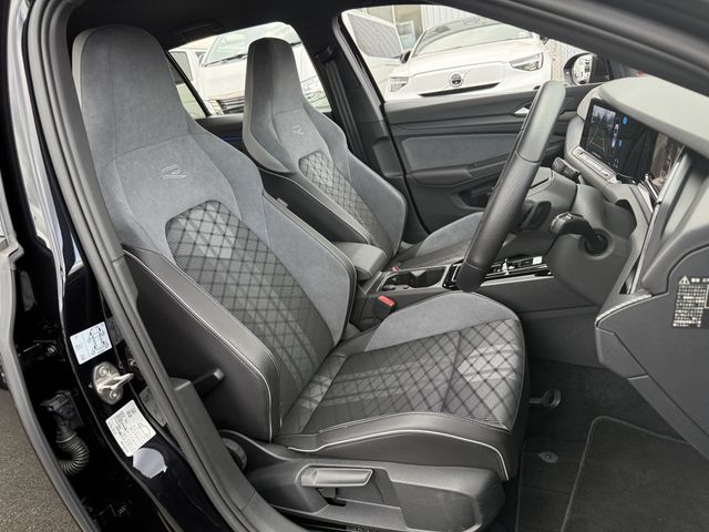 VOLKSWAGEN VOLKSWAGEN GOLF 2024