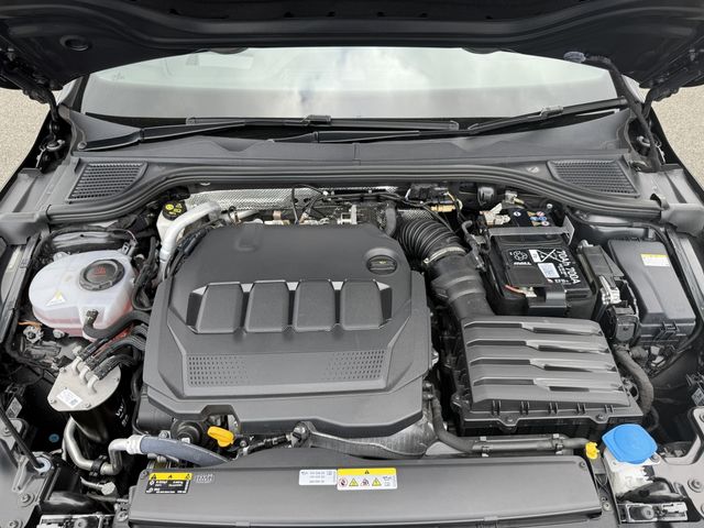 VOLKSWAGEN VOLKSWAGEN GOLF 2024