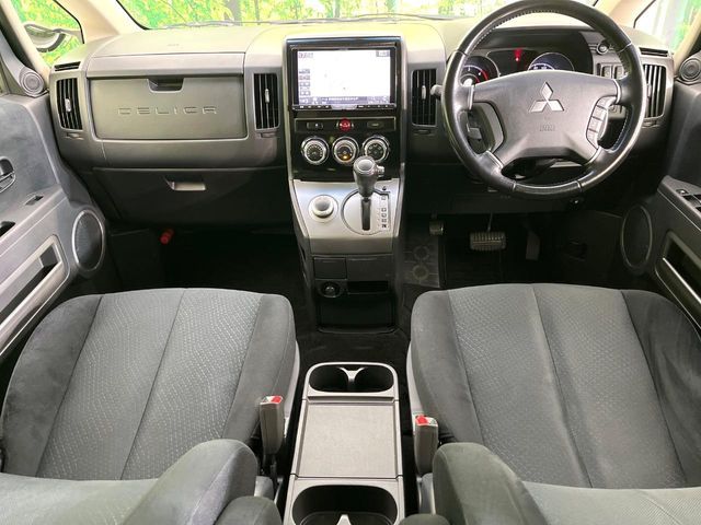 MITSUBISHI DELICA D:5 4WD 2014