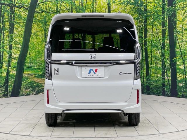 HONDA N BOX CUSTOM 2018