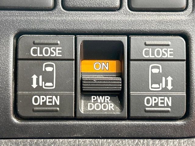 TOYOTA NOAH HYBRID 2021