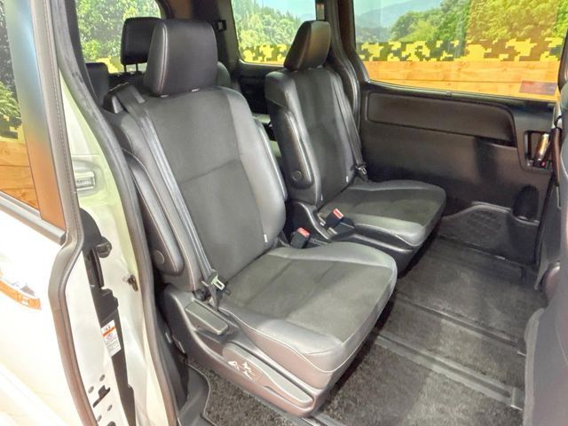 TOYOTA NOAH HYBRID 2021