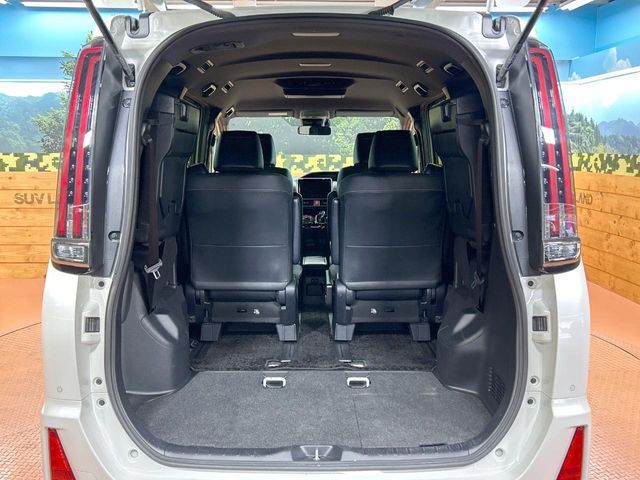 TOYOTA NOAH HYBRID 2021