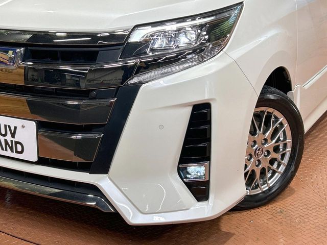 TOYOTA NOAH HYBRID 2021