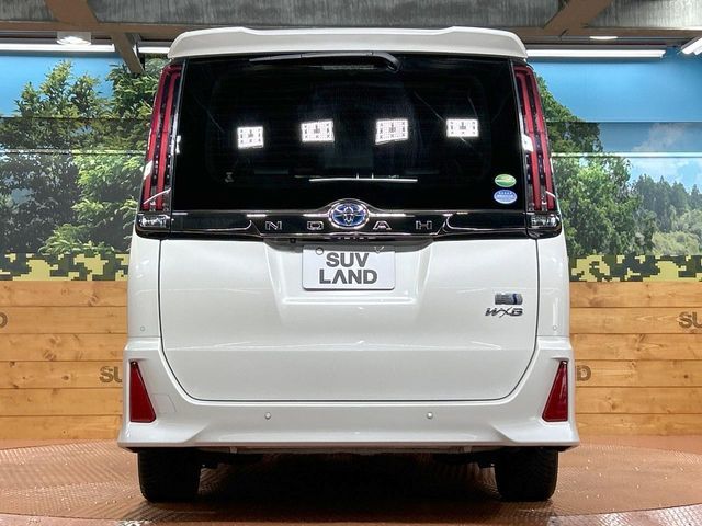 TOYOTA NOAH HYBRID 2021