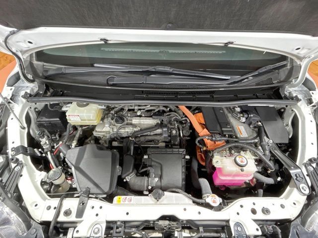 TOYOTA NOAH HYBRID 2021