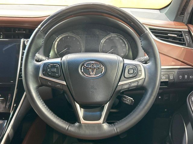 TOYOTA HARRIER 2WD 2017