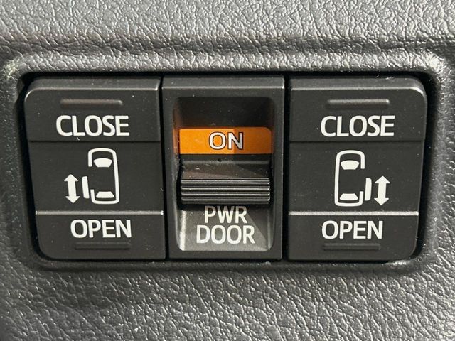 TOYOTA SIENTA HYBRID 2018