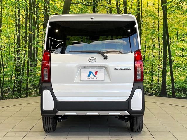 DAIHATSU TANTO FAN CROSS 2024