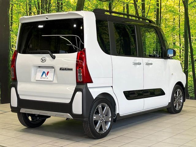 DAIHATSU TANTO FAN CROSS 2024