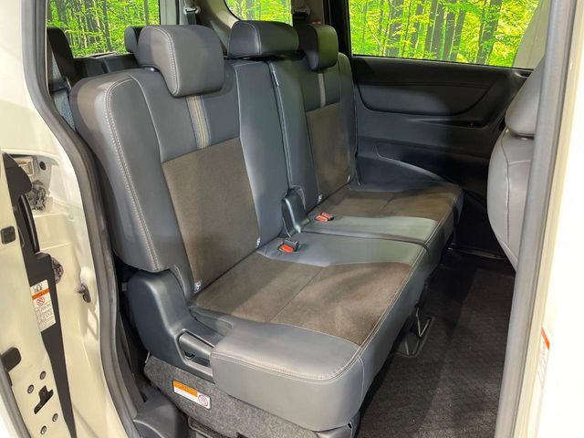 TOYOTA SIENTA HYBRID 2019