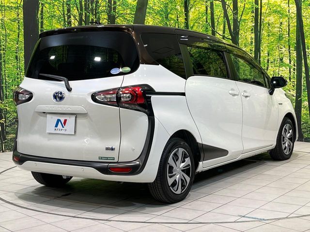 TOYOTA SIENTA HYBRID 2019
