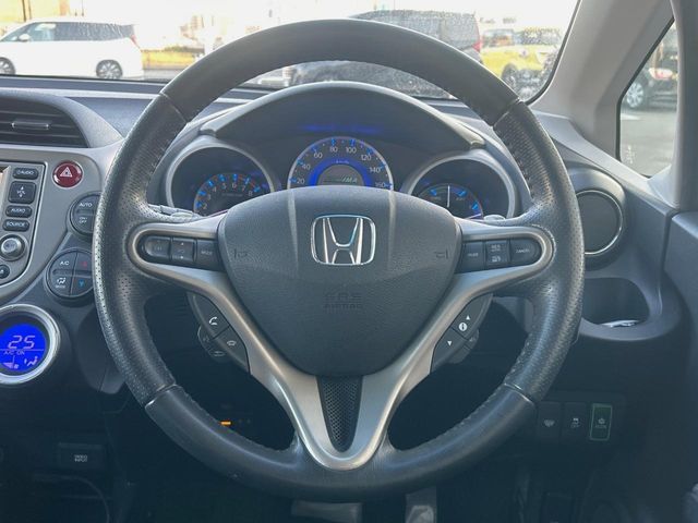 HONDA FIT HYBRID 2011