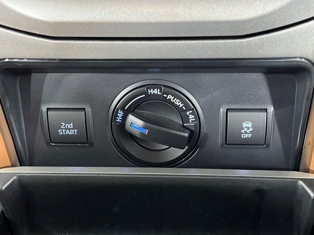 TOYOTA LANDCRUISER PRADO 2022