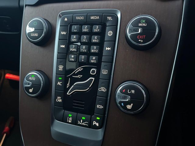 VOLVO VOLVO V40 2018