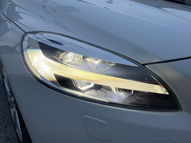 VOLVO VOLVO V40 2018