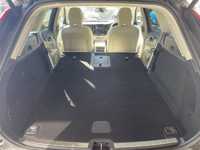 VOLVO VOLVO XC60 2023