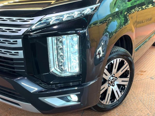 MITSUBISHI DELICA D:5 4WD 2024