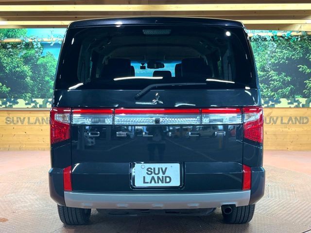 MITSUBISHI DELICA D:5 4WD 2024