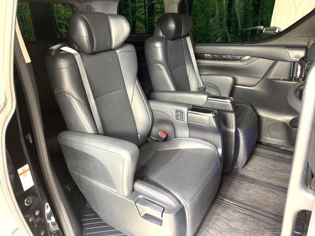 TOYOTA VELLFIRE 2019