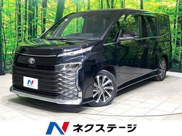 TOYOTA VOXY 2023